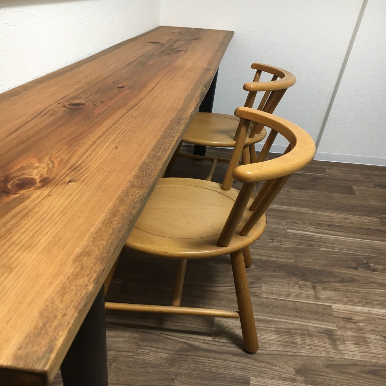 DIY】杉の一枚板でカウンターテーブル｜雪が降る 