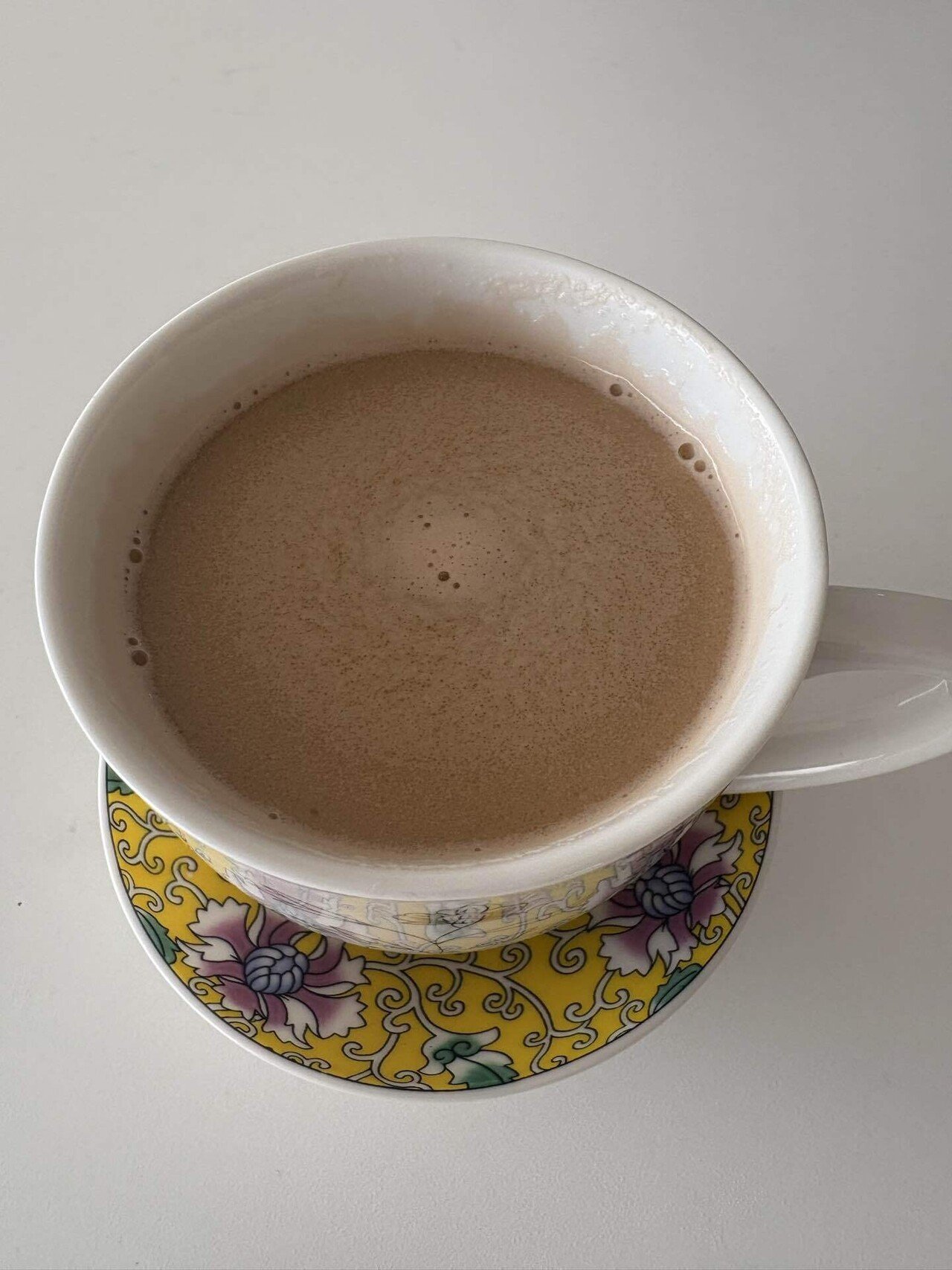 ぺろぺろしか飲めないけど美味しい_チベット喫茶のバター茶｜にゃがた