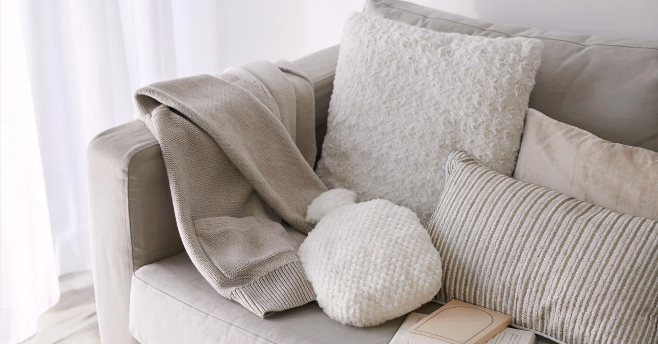 Why there are 'days when the world looks gray' before your period—that ...