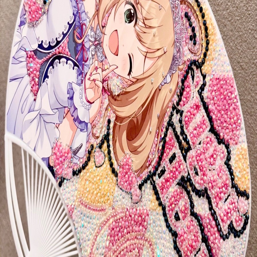 自認不器用オタクによるデコうちわの作り方【ストーンデコ】｜なごみ