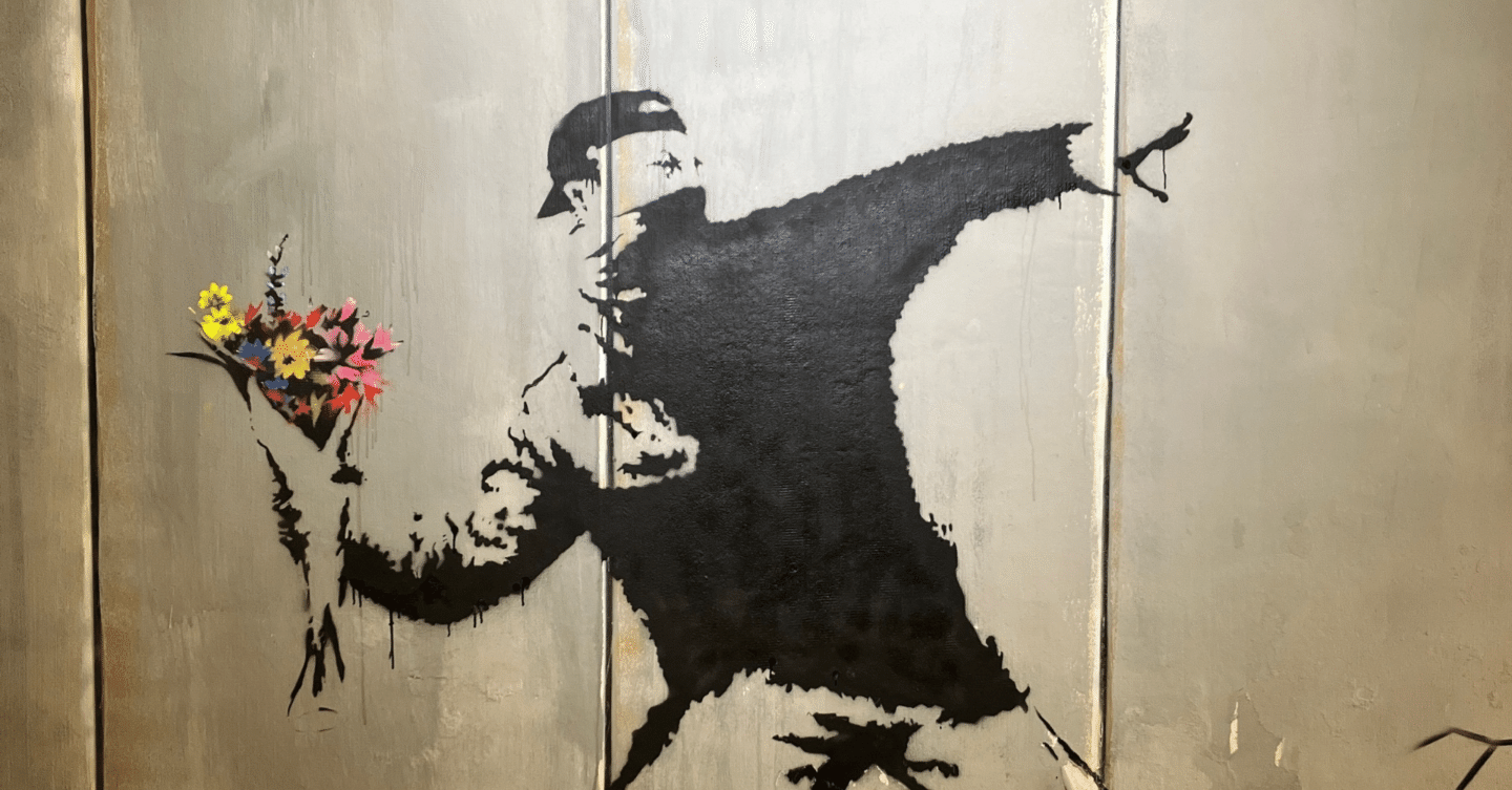 花束を投げる男」が私に残した問い｜ほね