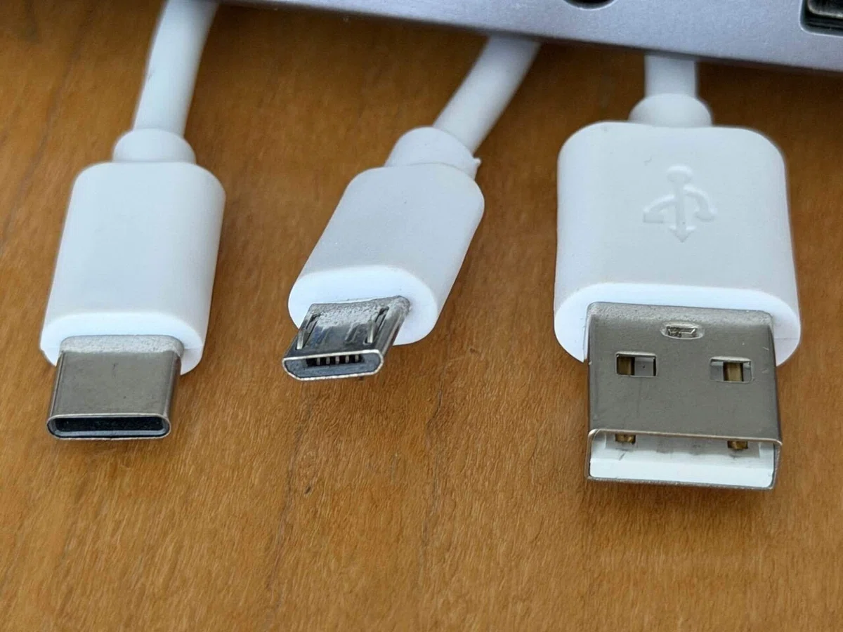 [Digital Gadgets] Trying out USB Type-C (iPhone 17 Pro)｜T_SAKUMA