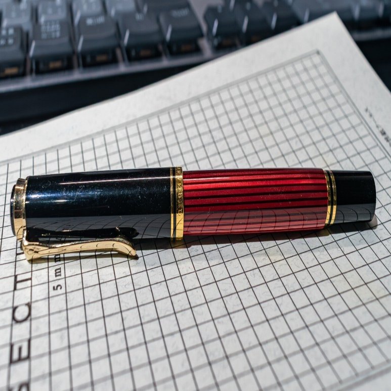 万年筆の話4〜Pelikan Souverän M400 RED STRIPE〜｜M