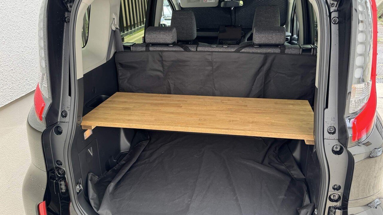 シエンタお気に入りアイテム #02】木製ラゲッジボード｜ReDaisu Garage