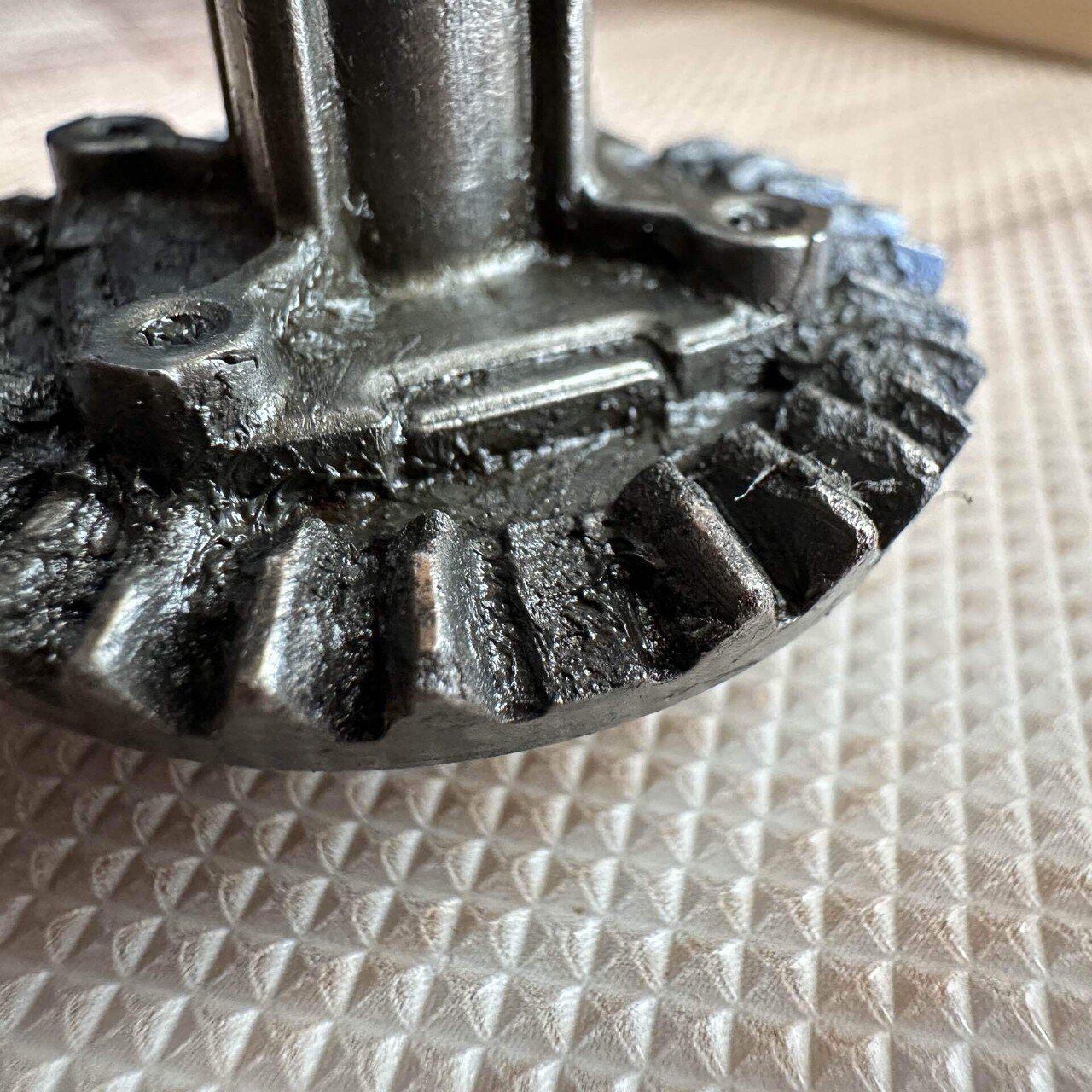 海外製電動RCカーの壊れた箇所を修理しました /Traxxas UDR｜SHO-Room🚙💨