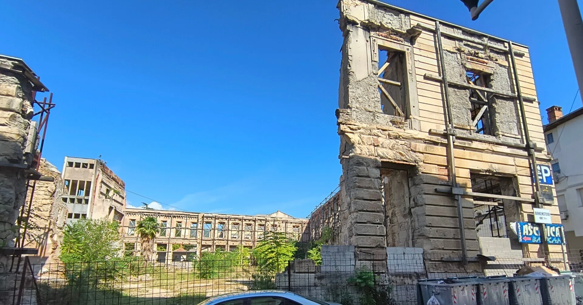 ボスニア・ヘルツェゴビナの世界遺産 モスタル③旧市街と内戦の傷跡