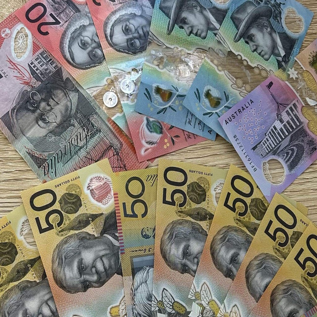 パースワーホリお金ガイド】１ヶ月の生活費・給料・貯金のリアル体験談｜Kana @WLP パースワーホリ・NZ留学