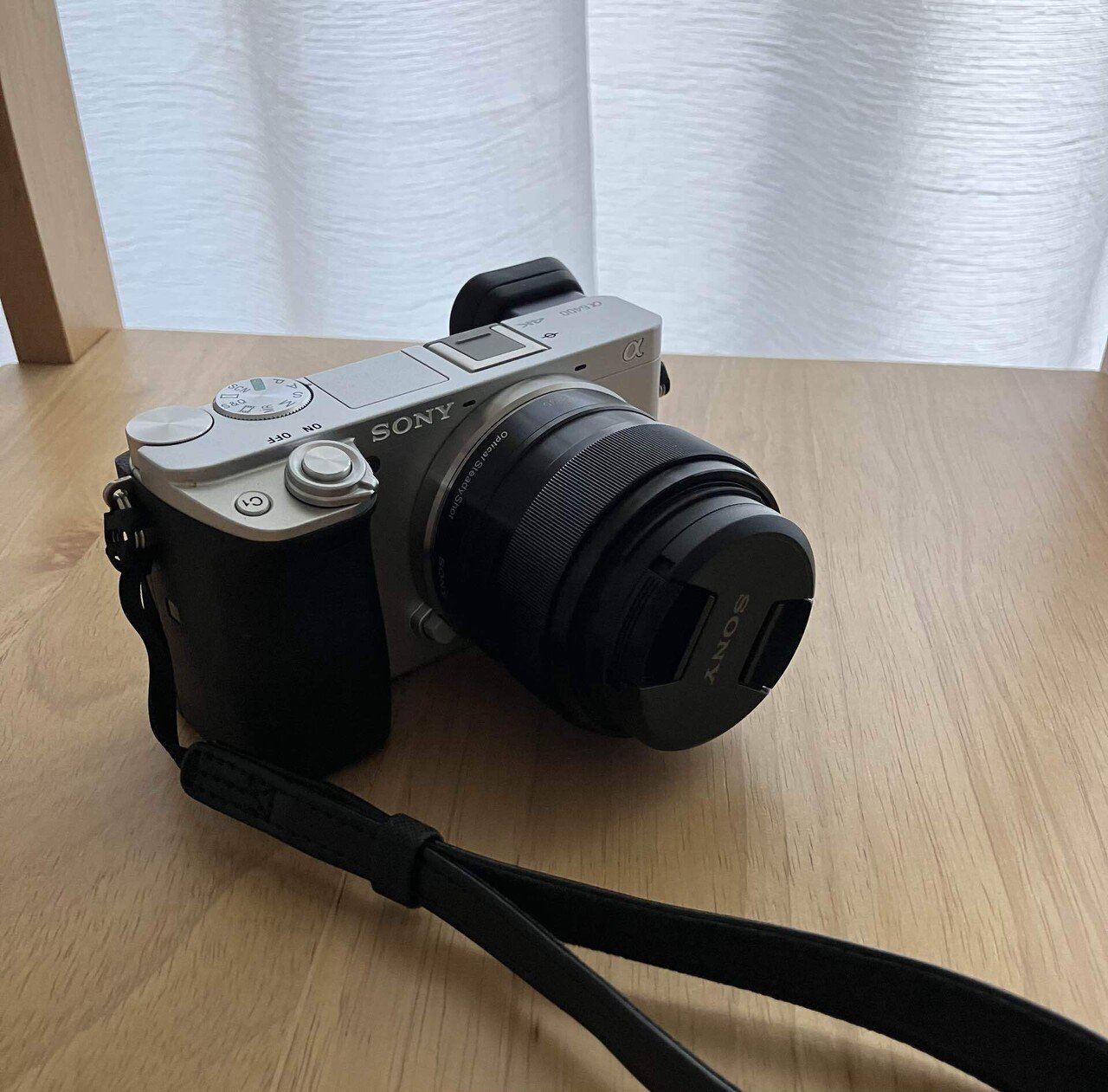 紅葉とカメラのはなし【α6400】｜夏山りんご