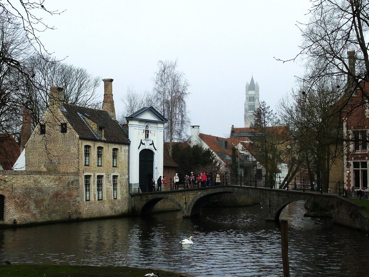 建築物語5 水の都ブルージュ｜ぱなおとぱなこ