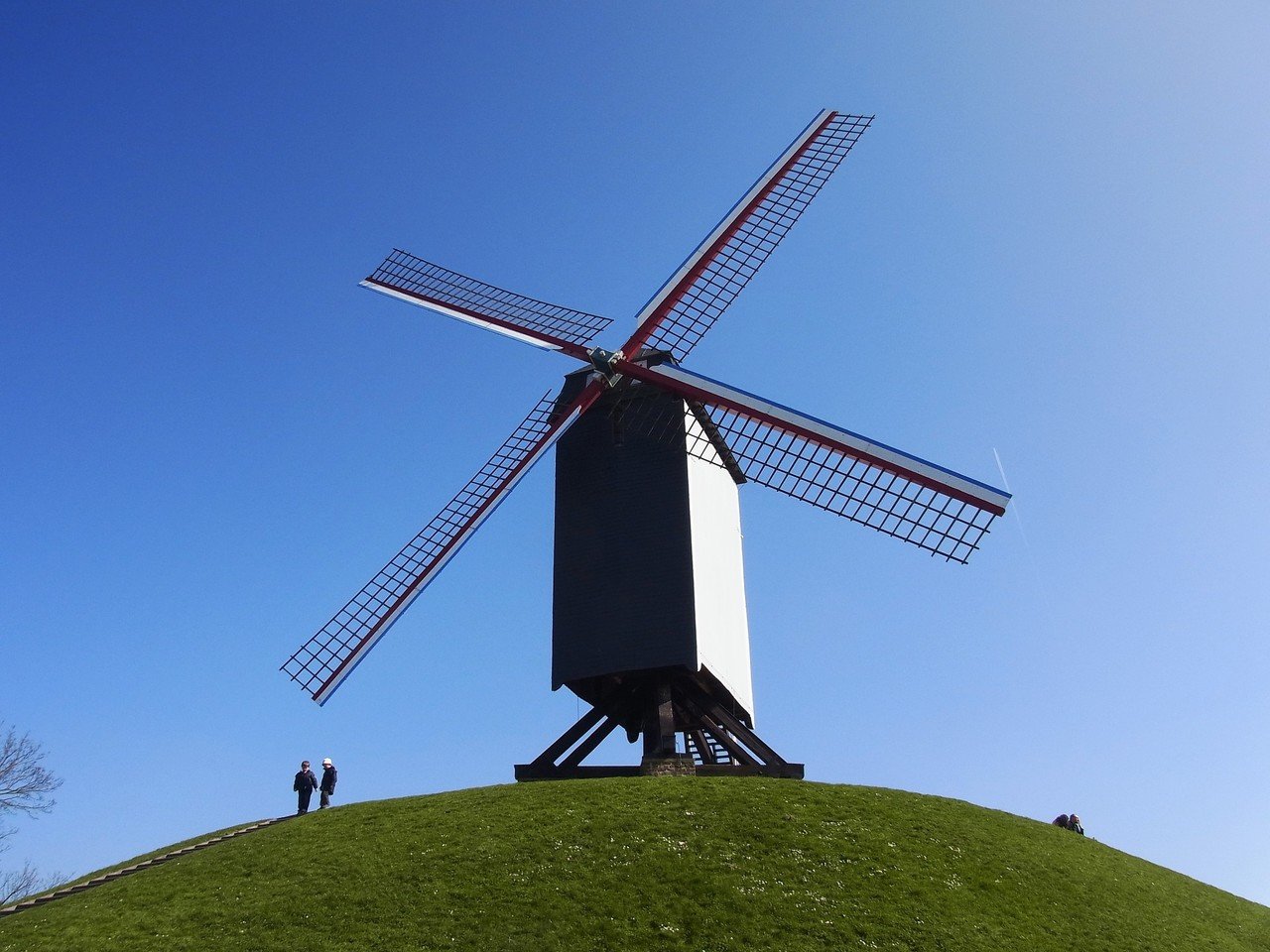 建築物語5 水の都ブルージュ｜ぱなおとぱなこ