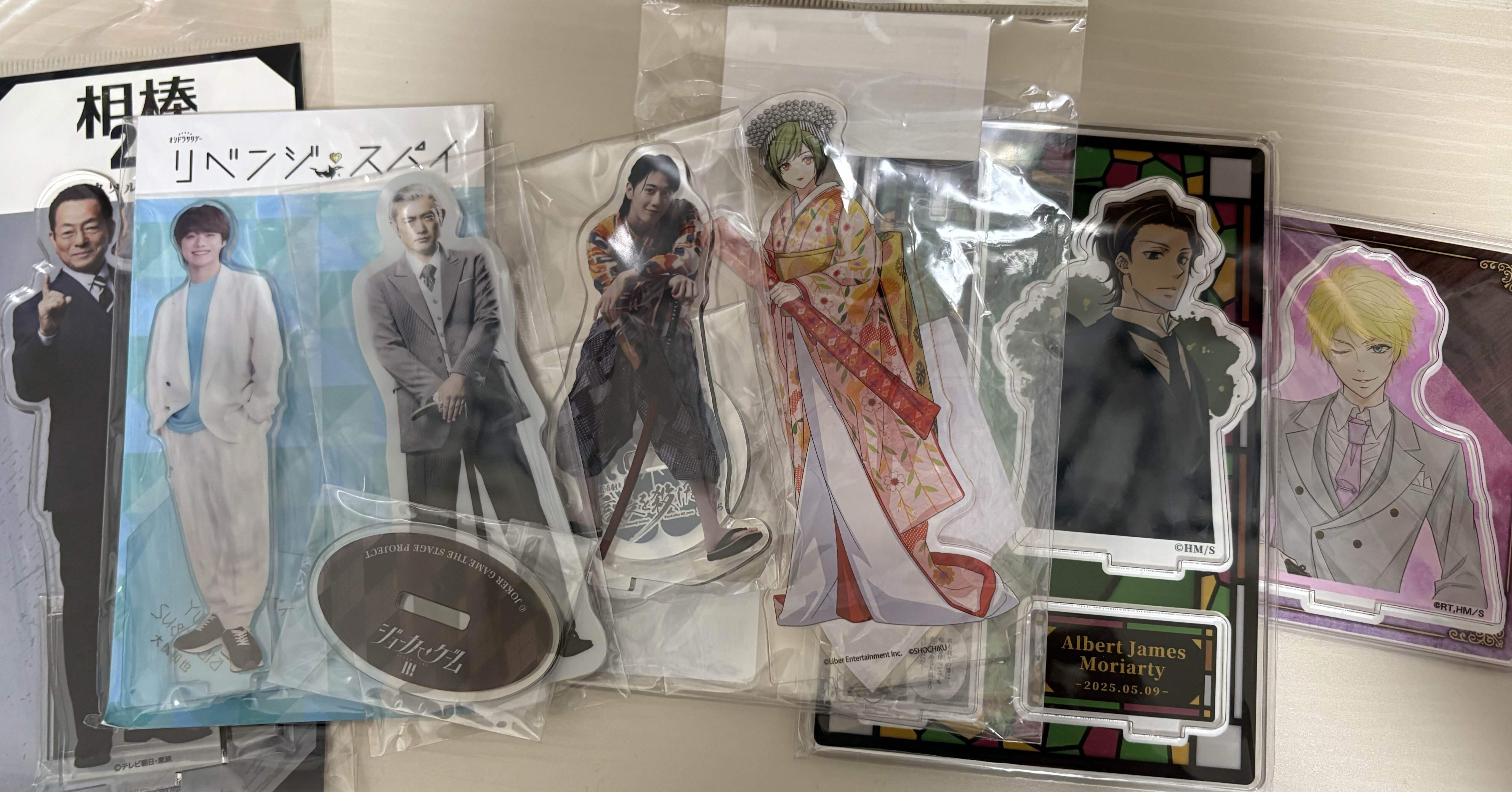 月にアクスタ、何個買う？｜かるめら