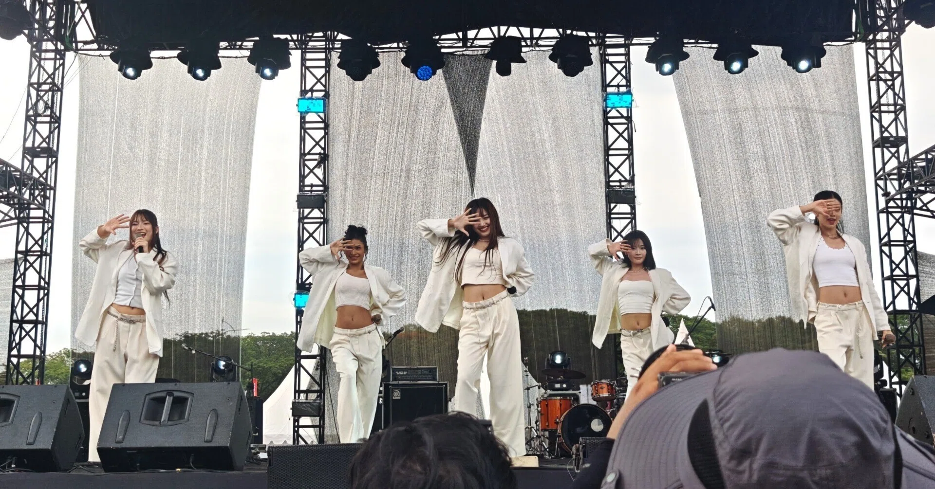 インドネシアのガールズグループ・PAPION（パピヨン） @ Pantai