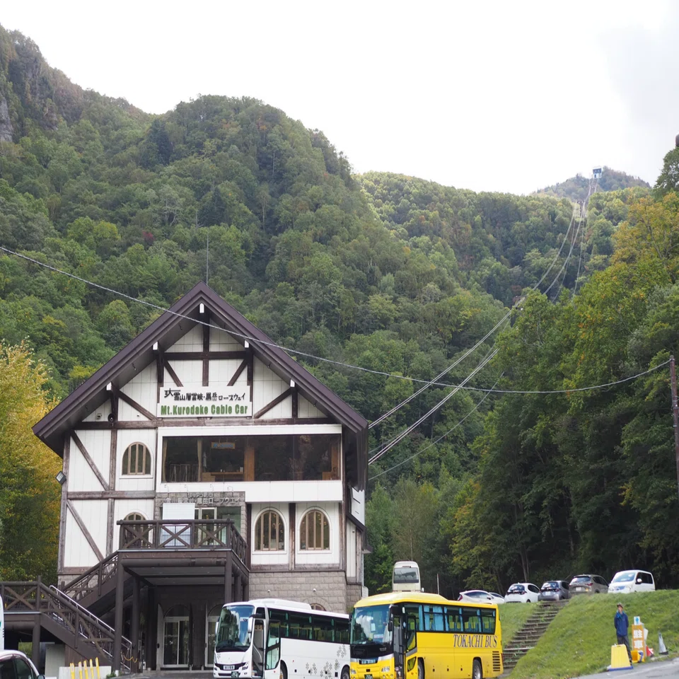 超絶景！】層雲峡で大雪山が作り出した火砕流大地と柱状節理に見惚れる