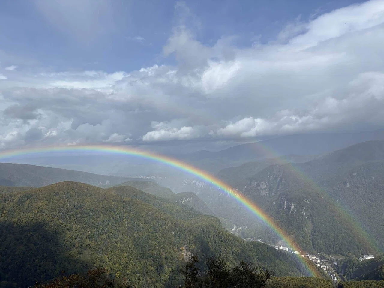 超絶景！】層雲峡で大雪山が作り出した火砕流大地と柱状節理に見惚れる