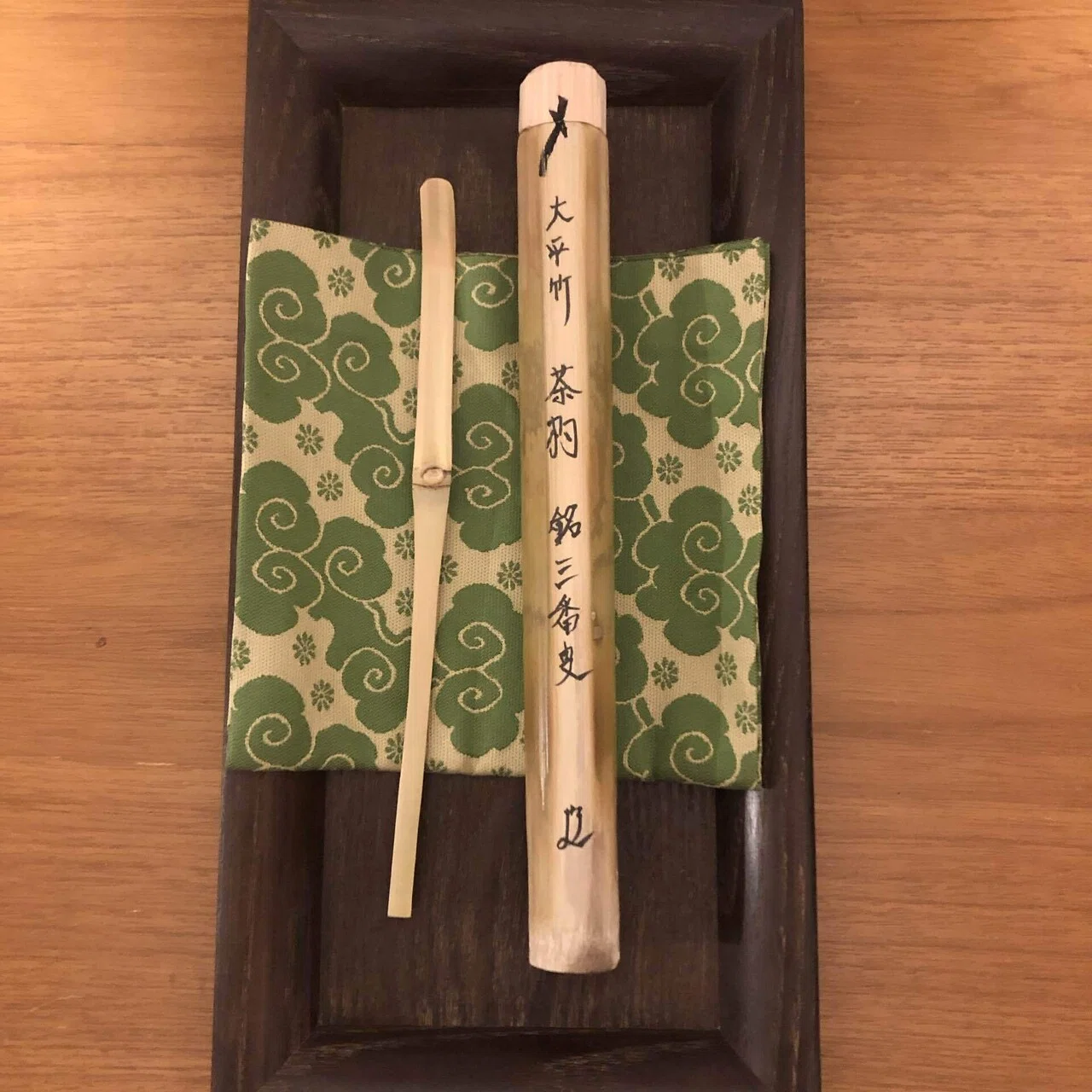 🍵 妻の茶道教室を支える裏方奮闘記：茶杓削り体験会を開催｜おにおん