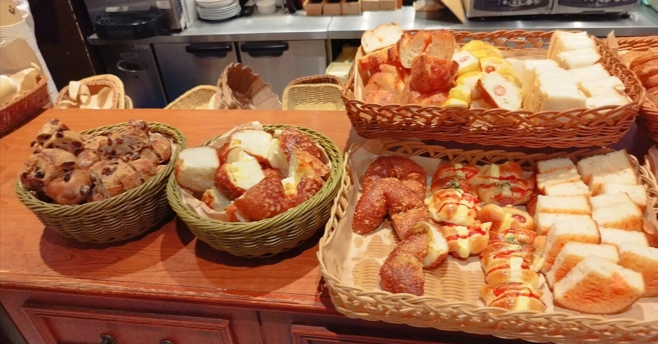 福岡グルメ】アンティークって名前の映えるパン屋さんの食べ放題は人気