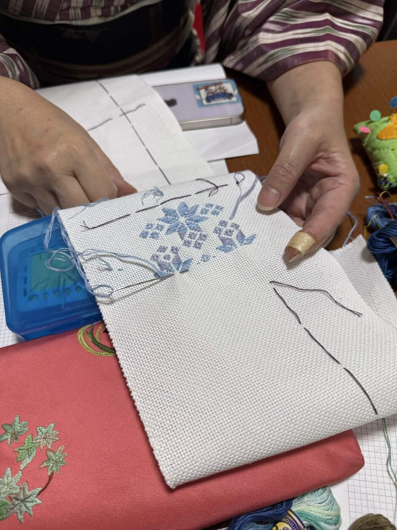 浅葱色のふっくらこぎん刺し半衿 手刺繍/刺し子 浅葱色のふっくら