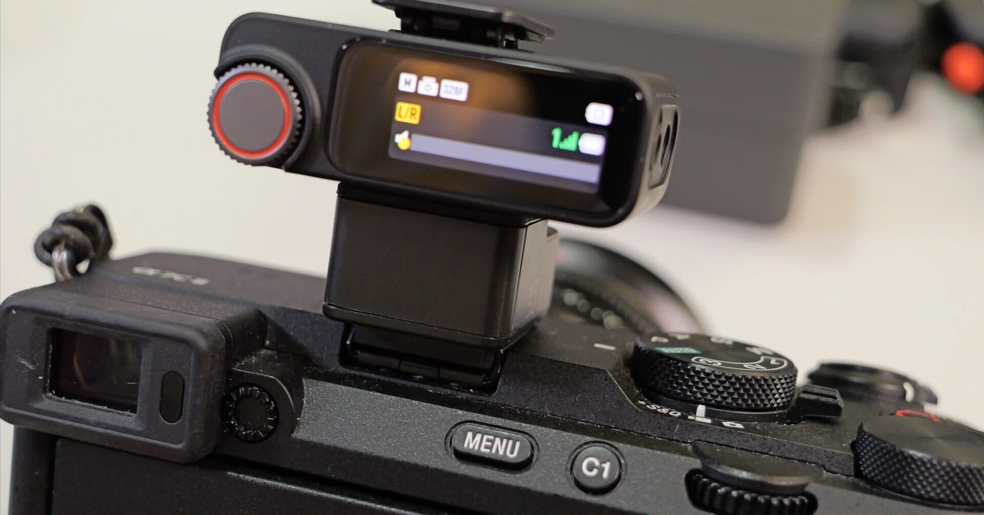 レビュー】DJI Micシリーズ カメラアダプター：ソニーMIホットシューで