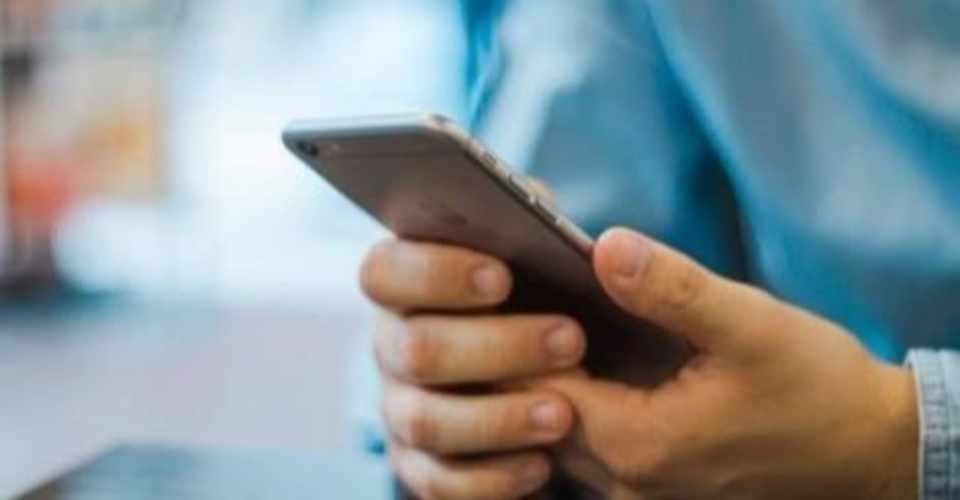 職場の後輩の彼女の画像を見たら クスッとスマイルプレゼント Note