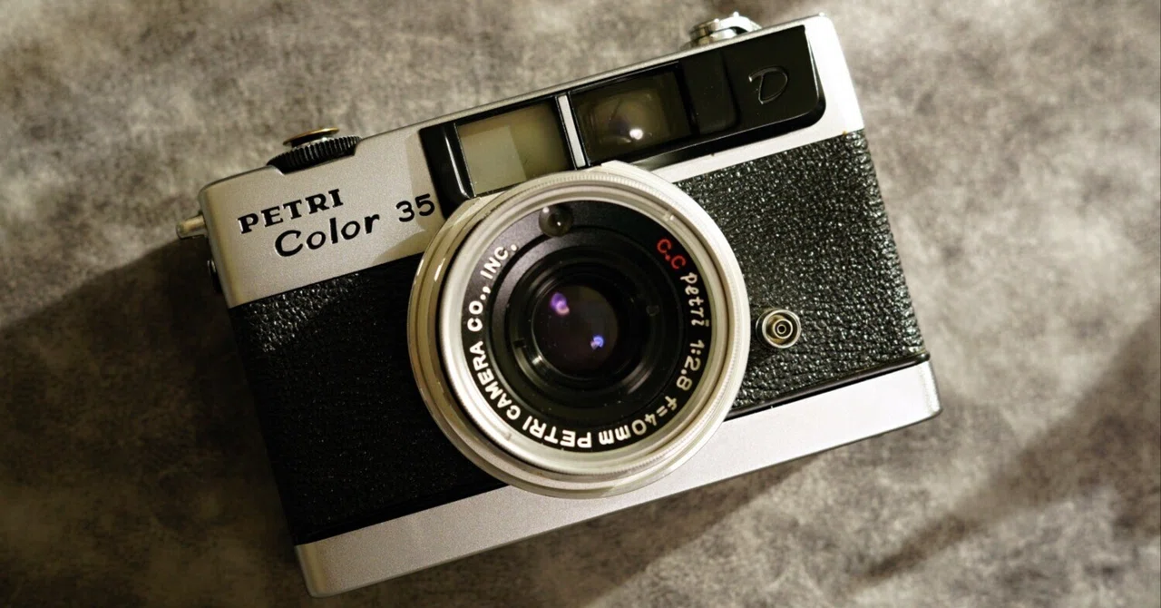 PETRIのカメラ一式 46．ちょっとだけデラックス PETRI COLOR 35D＜カメラ＞｜神成