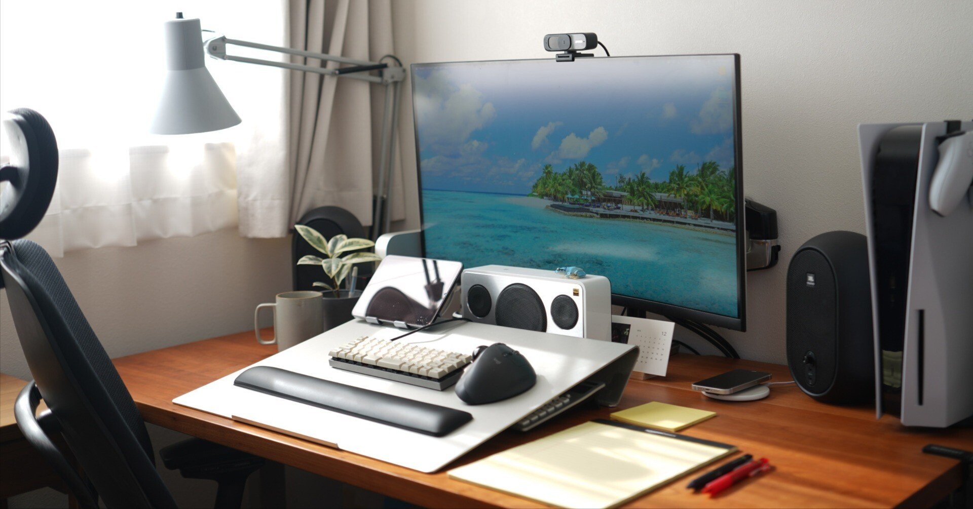 SF映画のようなデスク環境を実現！ デスクツアー】執筆・編集・校正・MTG・映画鑑賞｜全部ココ｜カエルの坂口