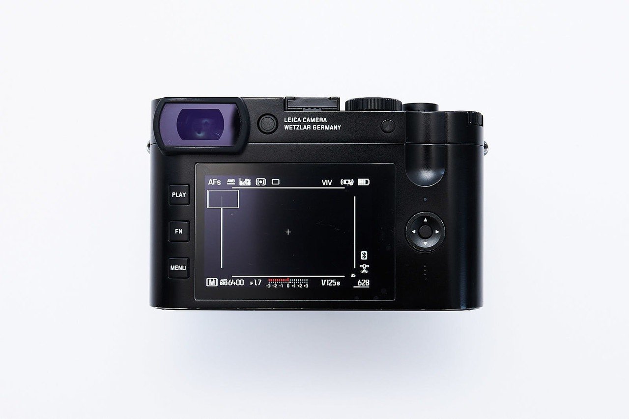 Leica Q2 日本語説明書、予備バッテリー付き - カメラ