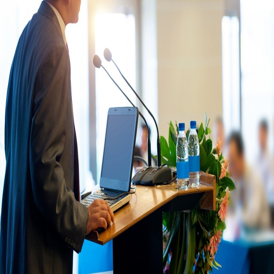 大勢の前でうまく話せるリーダー」が徹底的に考えていること｜SUNMARK WEB