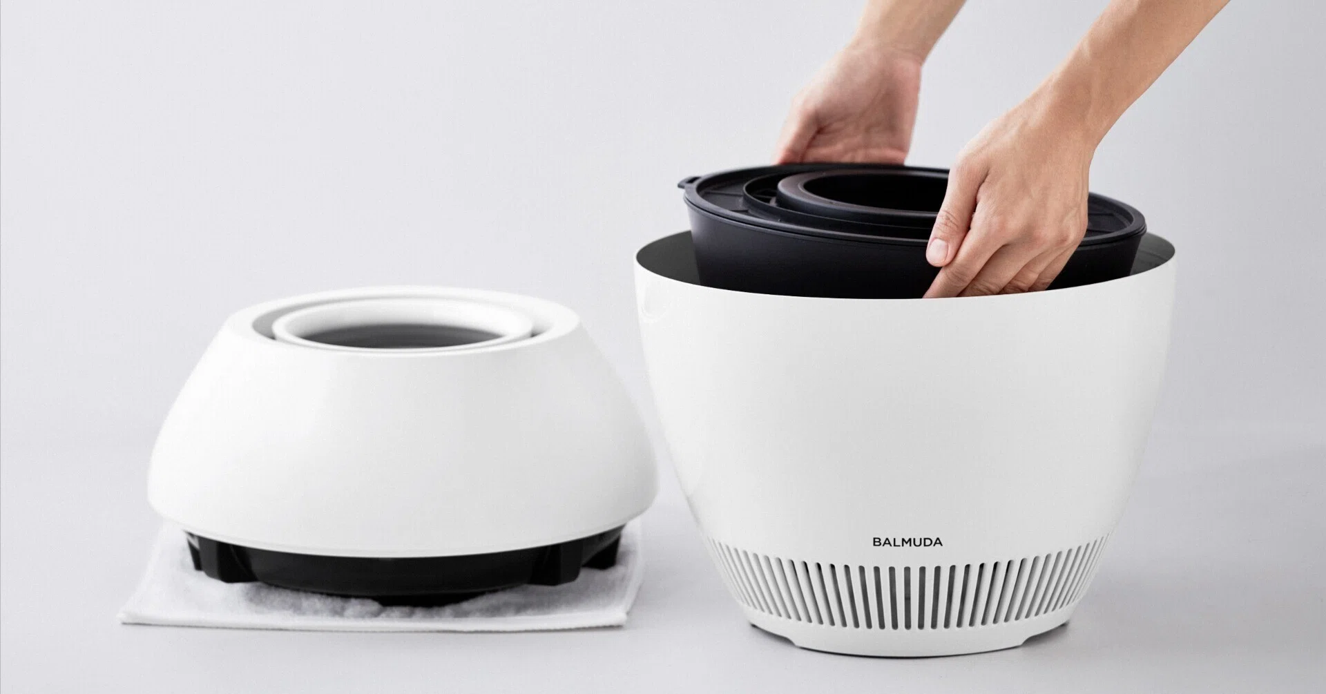 バルミューダ Rain 気化式加湿器 2022年製　説明書あり 内部から支える心地よい体験──Rainの構造設計がめざしたもの（Rain