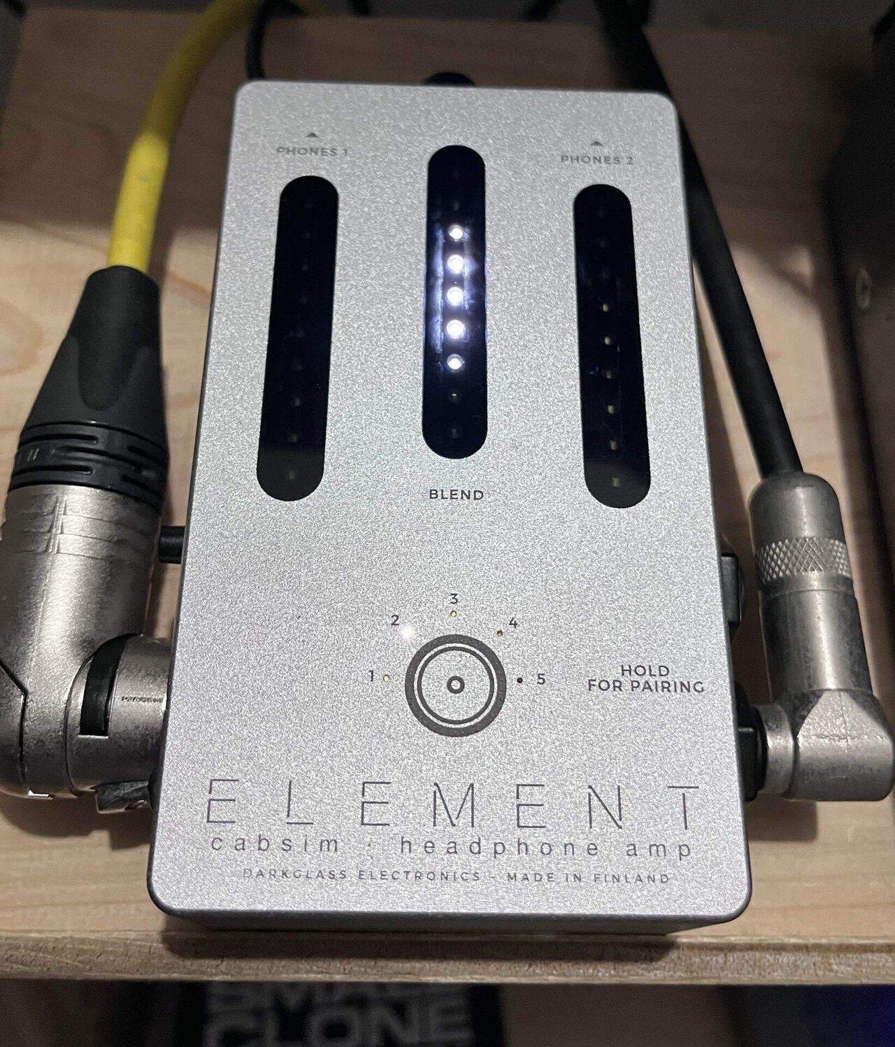 あきさん‼️Darkglass ELEMENT（ダークグラス） Darkglass Electronics / ELEMENT Cabsim・Headphone amp ダークグラス