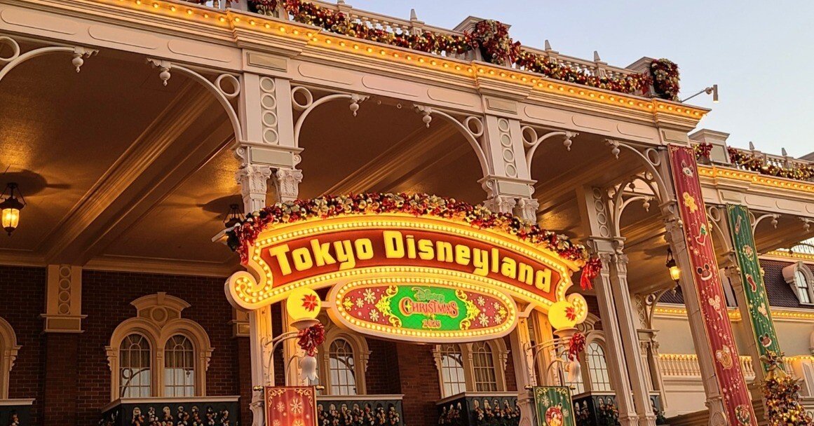④『東京ディズニーランド』夢と魔法の王国でディズニークリスマス