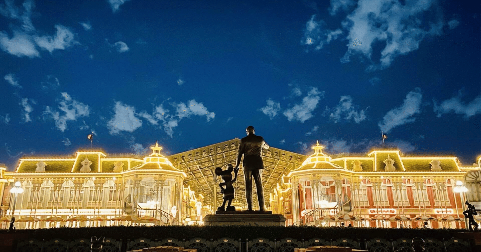 お家をディズニーのワールドバザールに！「あのBGM」のレコードを探し