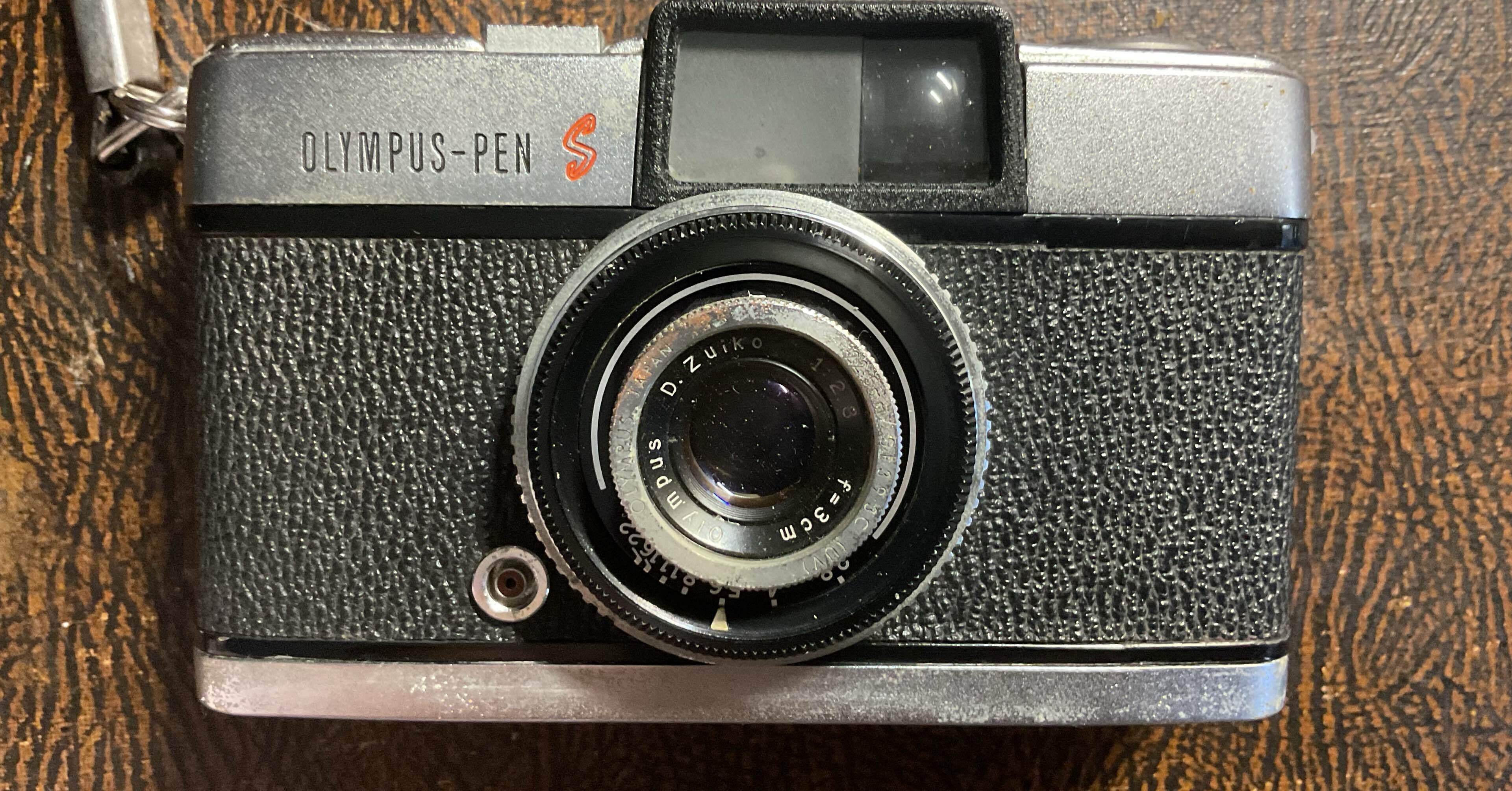 昭和レトロ フィルムカメラ オリンパスペンSが出てきました。｜こりぽん