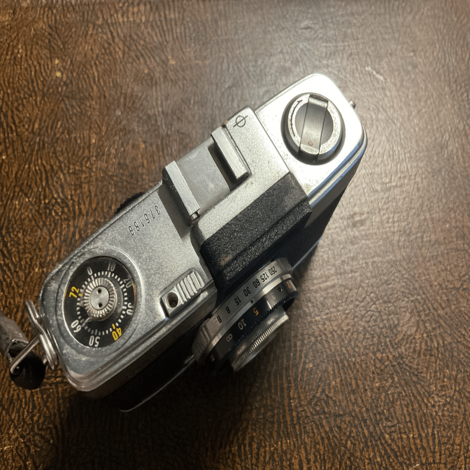 昭和レトロ フィルムカメラ オリンパスペンSが出てきました。｜こりぽん