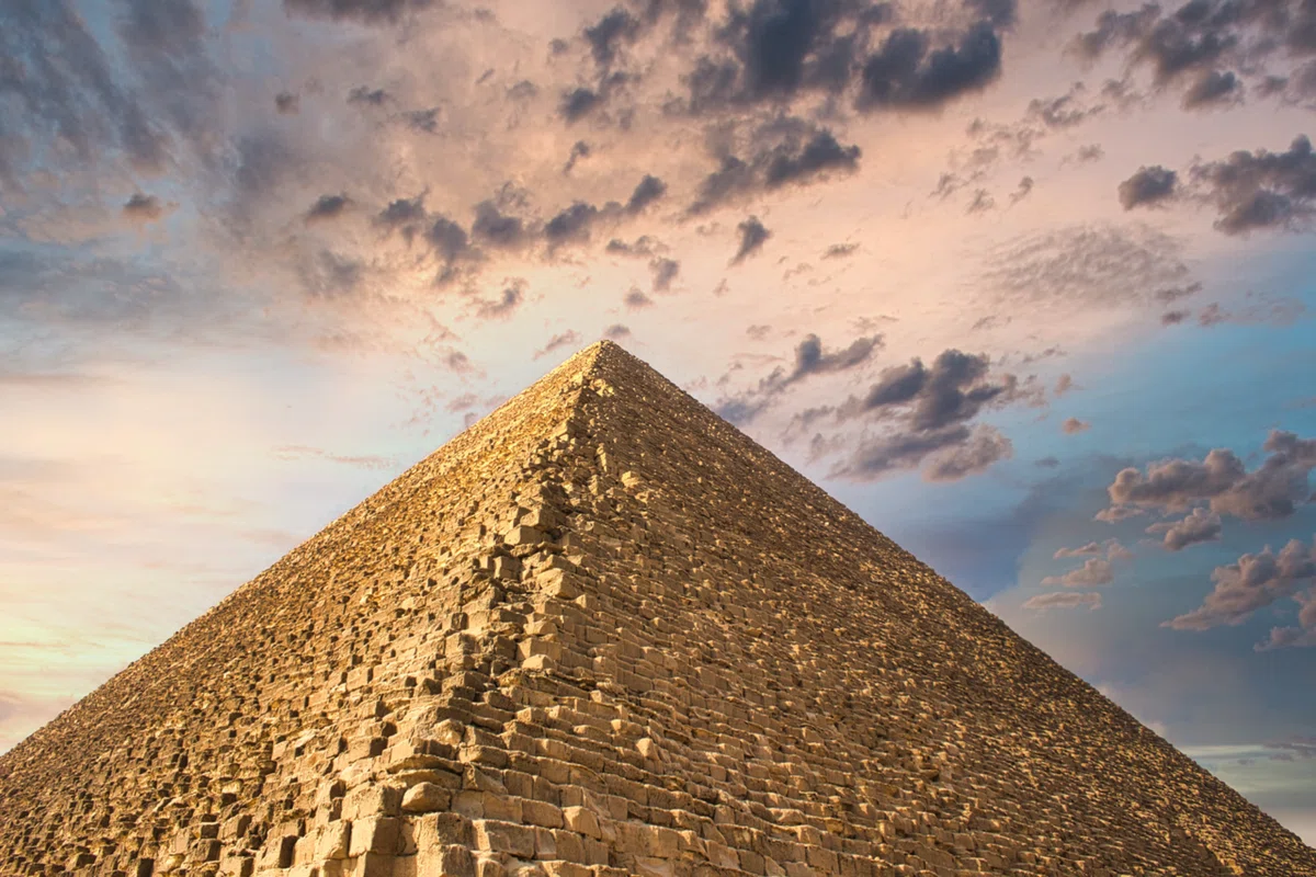 Triangle Pyramid In Math To You, Born on February 9th|フォト丸