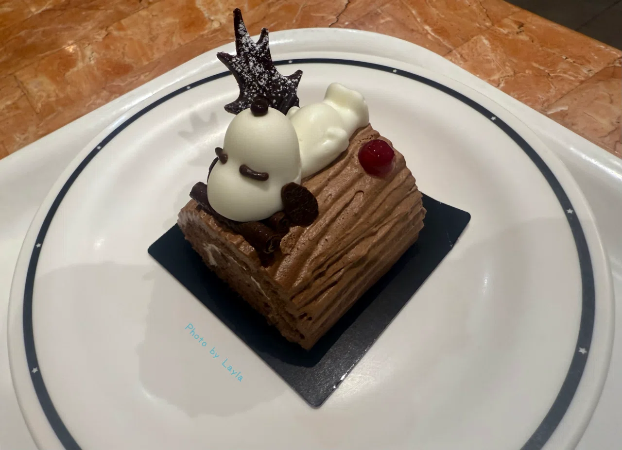 USJ日記】パーク内のクリスマスケーキの食レポさせてください USJ日記】パーク内のクリスマスケーキの食レポさせてください