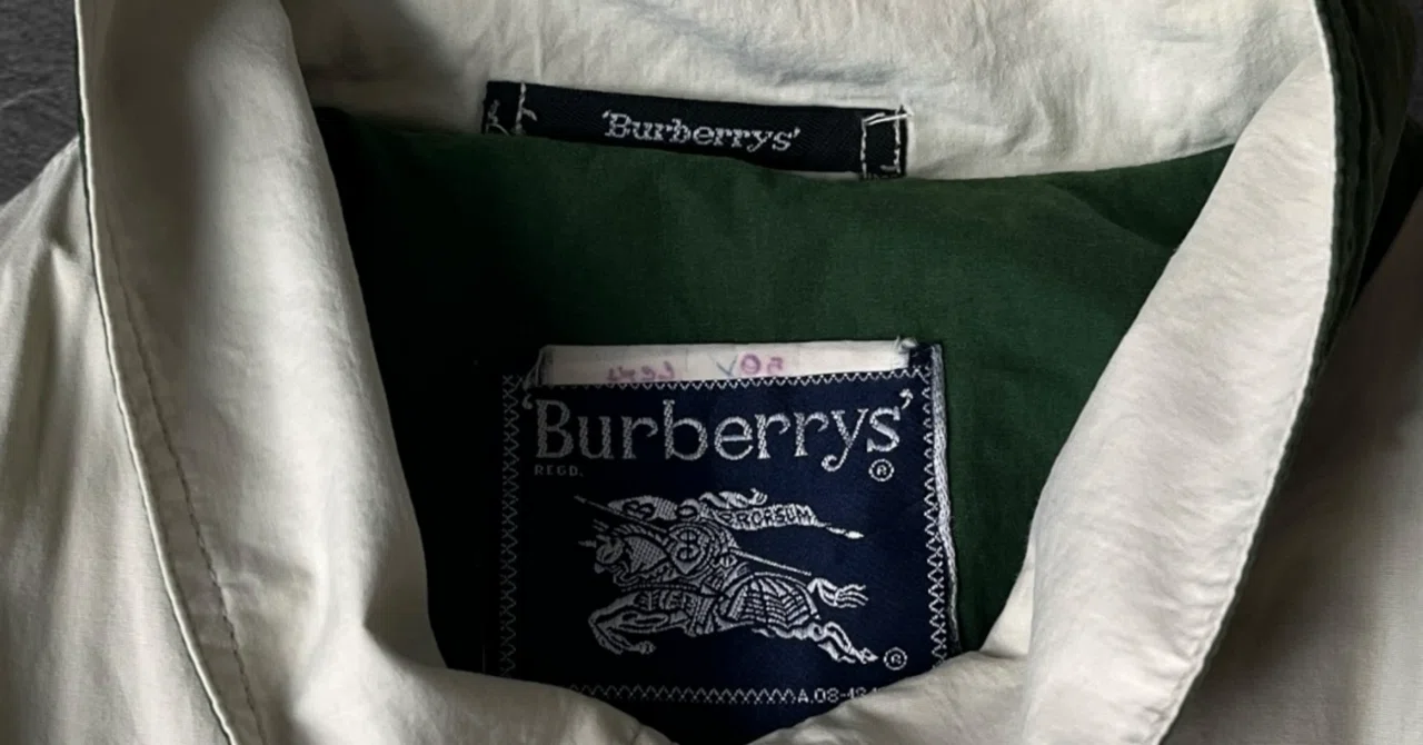 タグで読み解くBurberry。Burberrysとの違いと、ちょっとレアな「週末