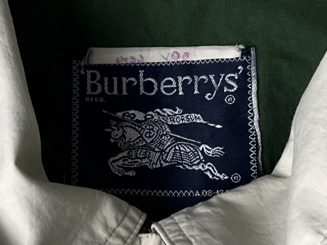 タグで読み解くBurberry。Burberrysとの違いと、ちょっとレアな「週末