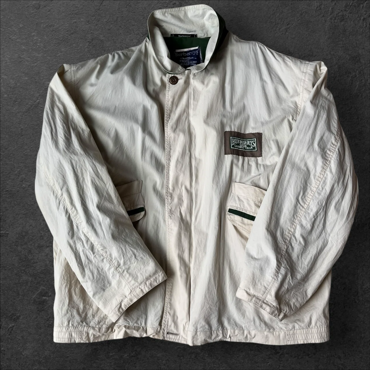 タグで読み解くBurberry。Burberrysとの違いと、ちょっとレアな「週末
