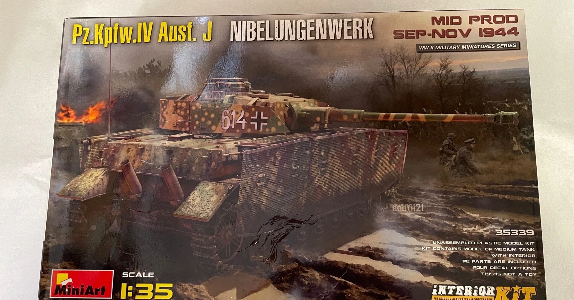 フルインテリアに挑戦！①【ミニアート Ⅳ号戦車J型】｜でこぽん