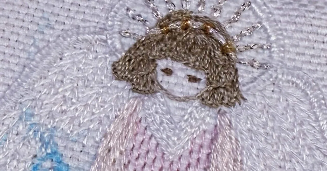 天使の羽刺繍肩開きトップス 繊細なあしらいでさりげない刺繍をトップス – ONE PEACE ONLINE