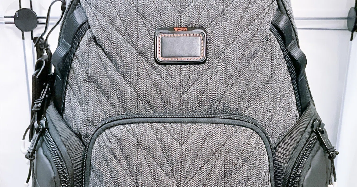 SA様 廃盤モデル 未使用✨ TUMI トゥミ Grayson バックパック TUMI】バックパックに使用されている「ダイナミックステッチ」の使用感