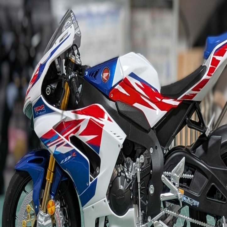 製作記4】MagicFactory CBR1000RR-R ファイヤーブレード SP 30th