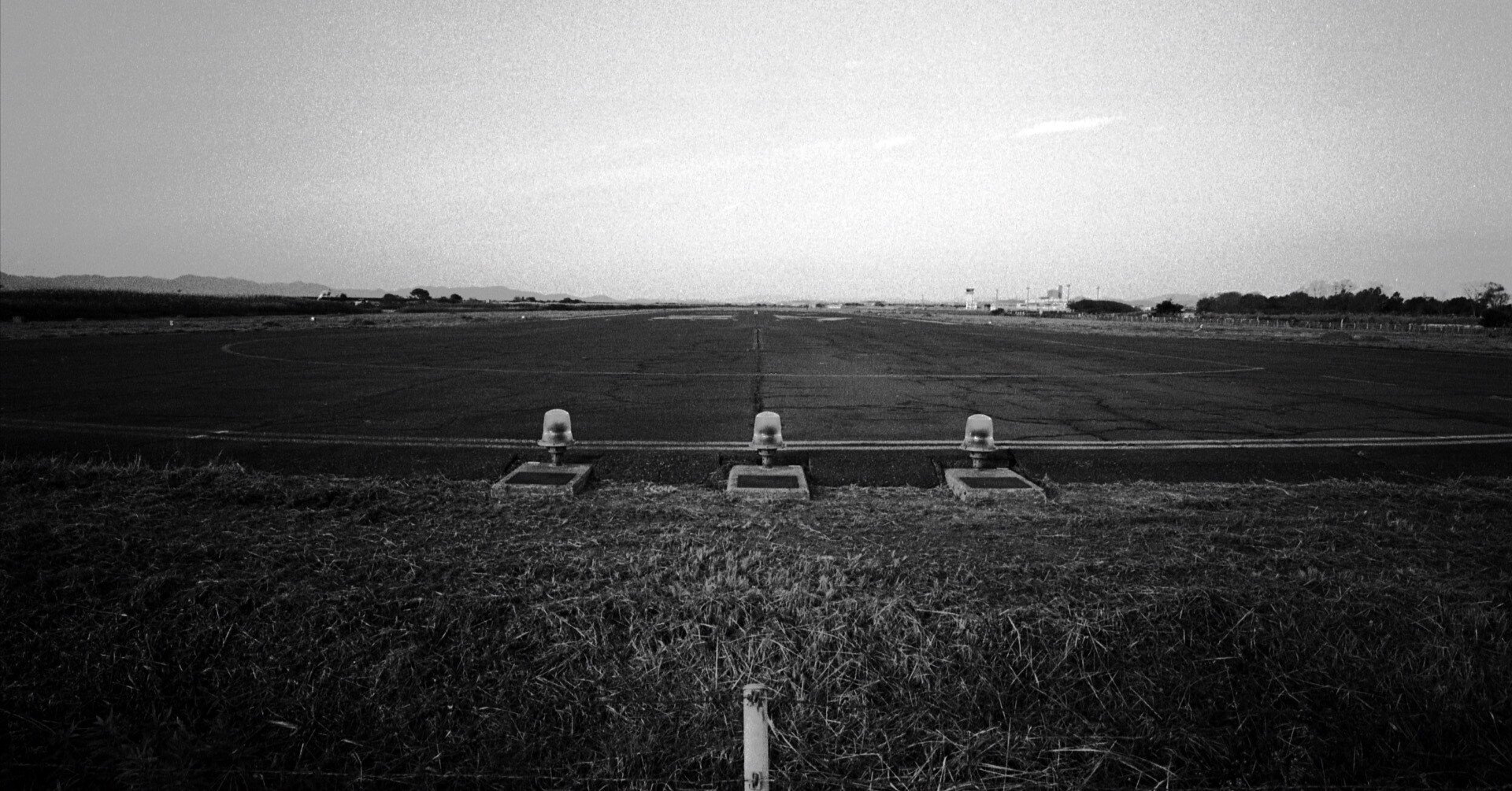 とても古いオリジナルプリントです。避暑地で撮られたもの 悲しい風景。 〜 Tri-Xで万全 〜｜Miyake