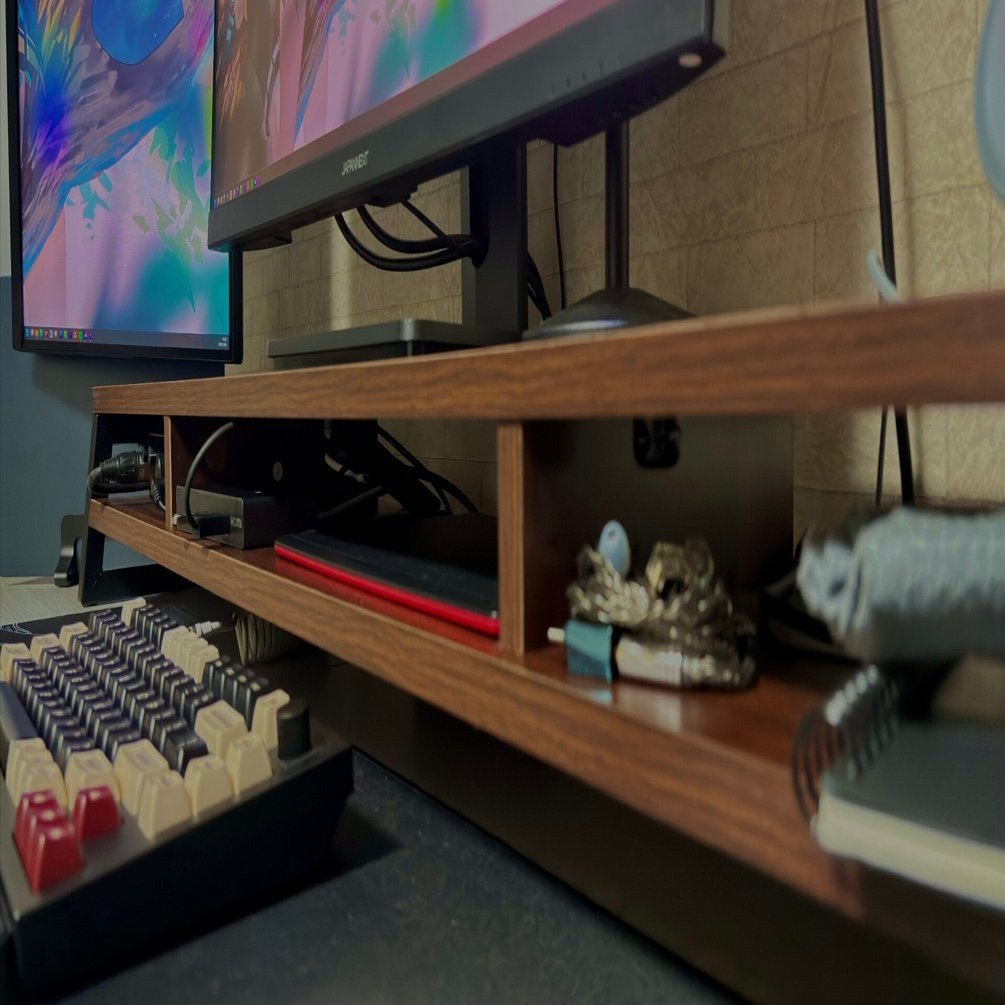 デスクシェルフ導入、ちょっとした盆栽｜電伸