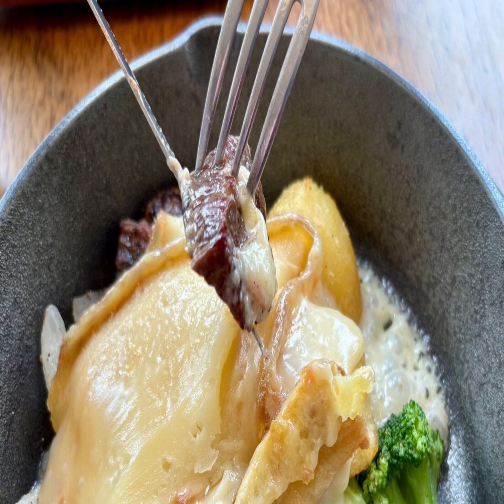 家庭でラクレットチーズ体験 銀座で“とろけるチーズ体験”。CHEESE KITCHEN RACLER銀座で味わう幸せ