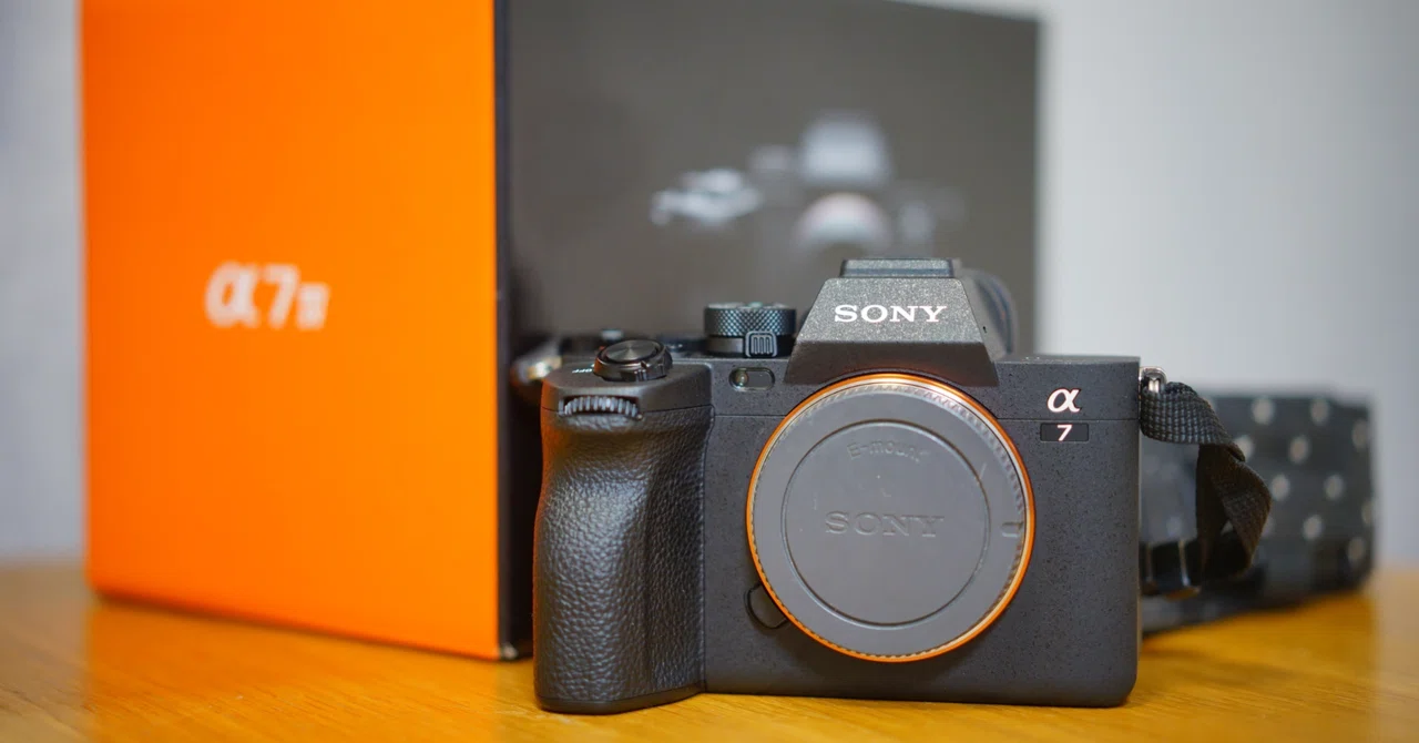 SONY talks about technology, while Panasonic hides it｜紙魚ふみ