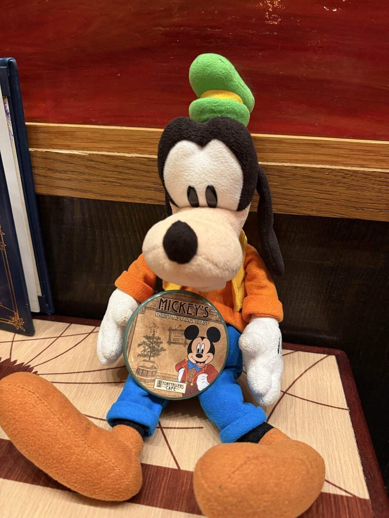 ぐぬいと弾丸アナハイム旅 ③キャラクターダイニング｜しお