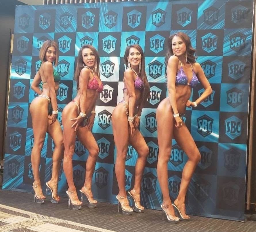 コンテストビキニ フィットネス 大会 キラキラ ビキニ 赤 レッド コンテストビキニ フィットネス 大会 キラキラ ビキニ 赤 レッド