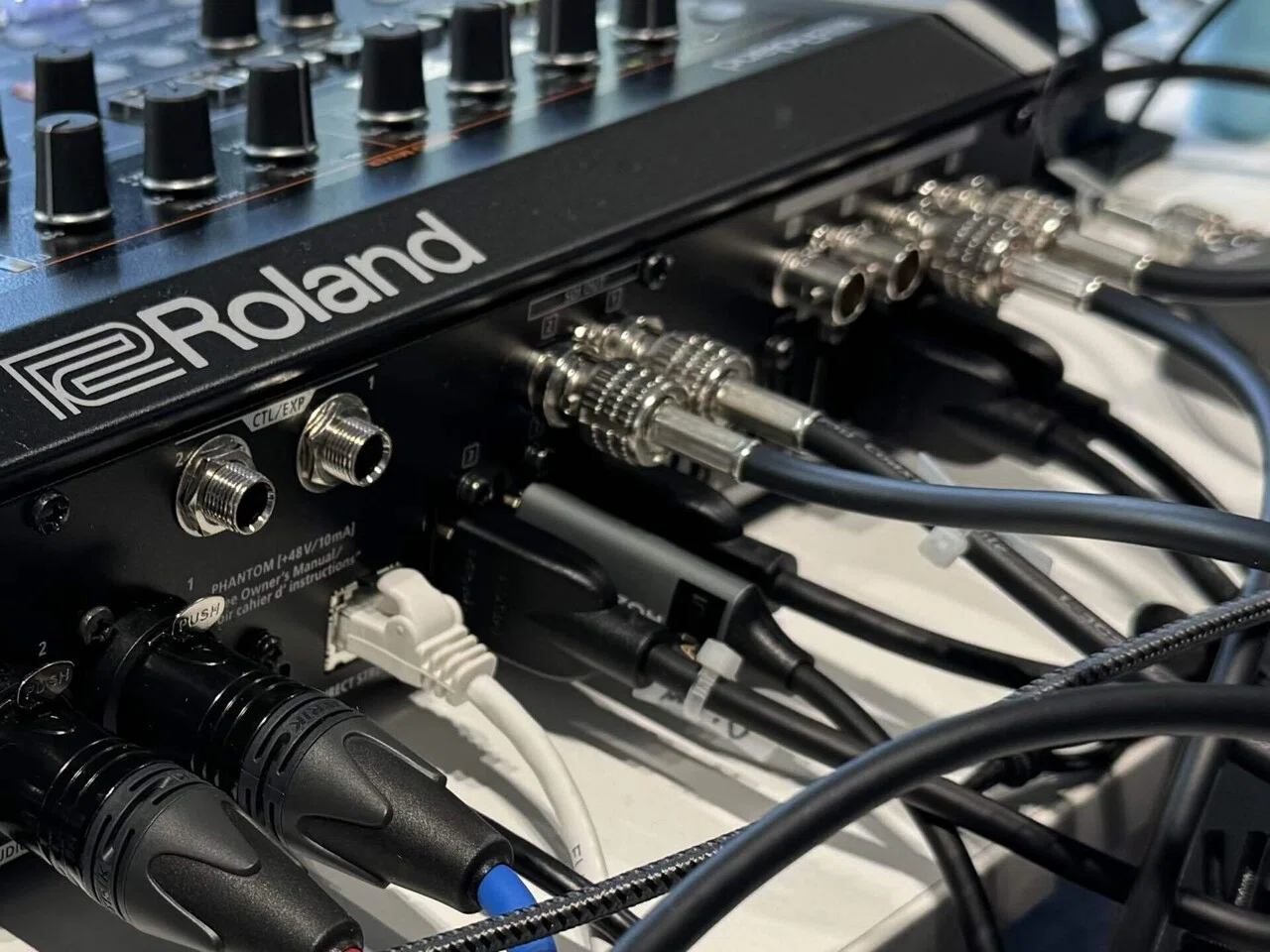 映像スイッチャー「Roland V-80HD」の魅力を、VR-6HDと比べながら紹介