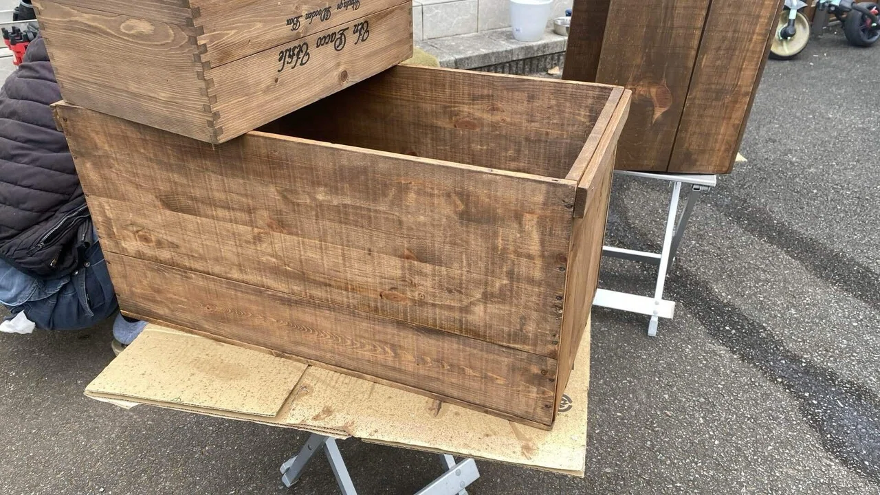 リンゴ箱　オイル塗装　やすりがけ加工　2箱 りんご箱を着色水性ウレタンニスで塗装する：DIY収納 | 田舎暮らしに